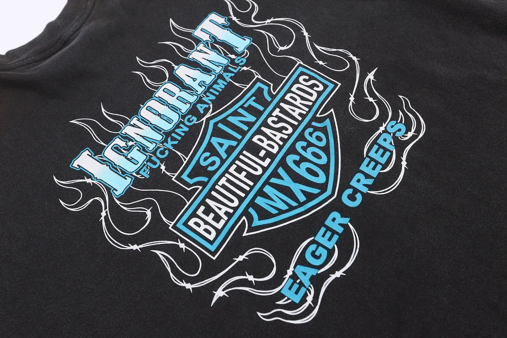 SAINT Michael heavy distressed washed retro flame dice printed loose round neck pullover long-sleeved T-shirt Fabric: 260g Style number: SM662 Size: S-M-L-XL Color: washed black Price: P156
